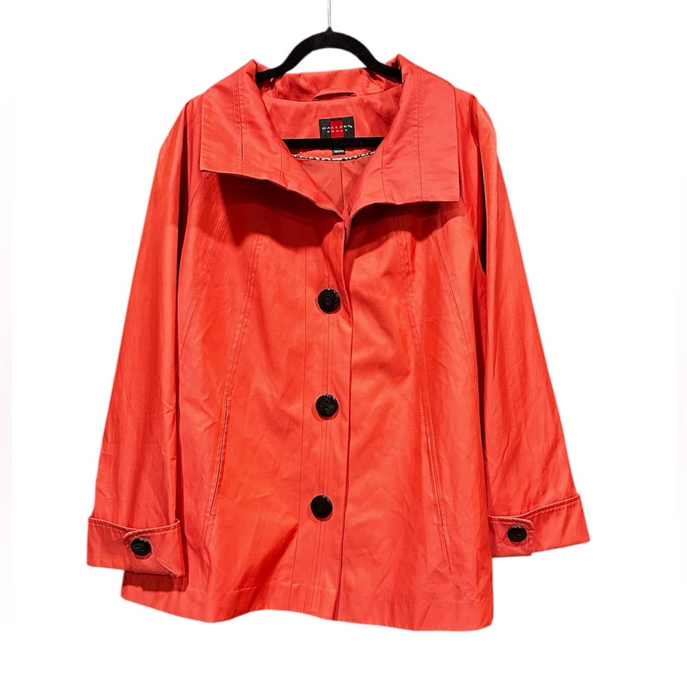 Gallery swing coat from Nordstrom’s. EUC size 1X fully lined, French cuffs.